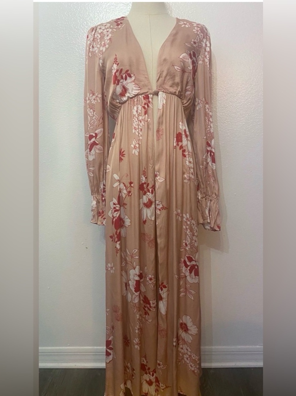 Camila Coelho Floral Maxi
Top - Pink and Red - Picture 3 of 4